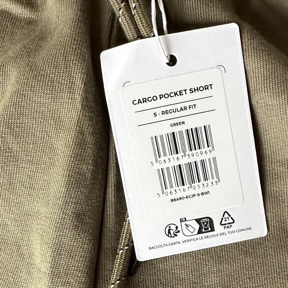 Final price - Gymshark green  relaxed fit Cargo Shorts for Women size small - Picture 6 of 10